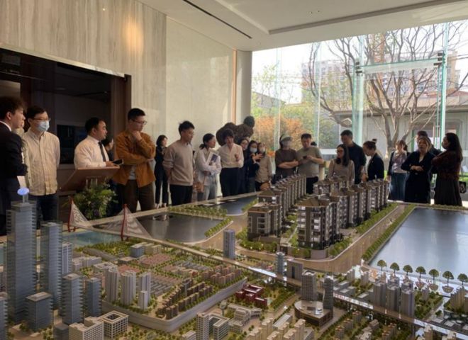“售楼处挤满了人”上海这个区域能否撑住“10万元+”的房价？(图3)
