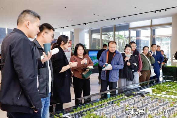 超高人气!云湖璞院湖居真别墅震撼实景公开!品质颠覆级~(图2) 超高人气!云湖璞院湖居真别墅震撼实景公开!品质颠覆级~(图2)