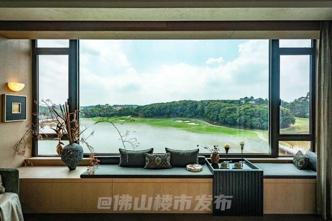 0米亲湖+一线高尔夫!佛山绝版临湖墅预定年度销冠(图5) 0米亲湖+一线高尔夫!佛山绝版临湖墅预定年度销冠(图5)