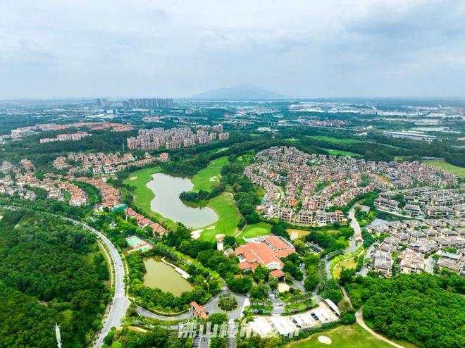 0米亲湖+一线高尔夫!佛山绝版临湖墅预定年度销冠(图21) 0米亲湖+一线高尔夫!佛山绝版临湖墅预定年度销冠(图21)